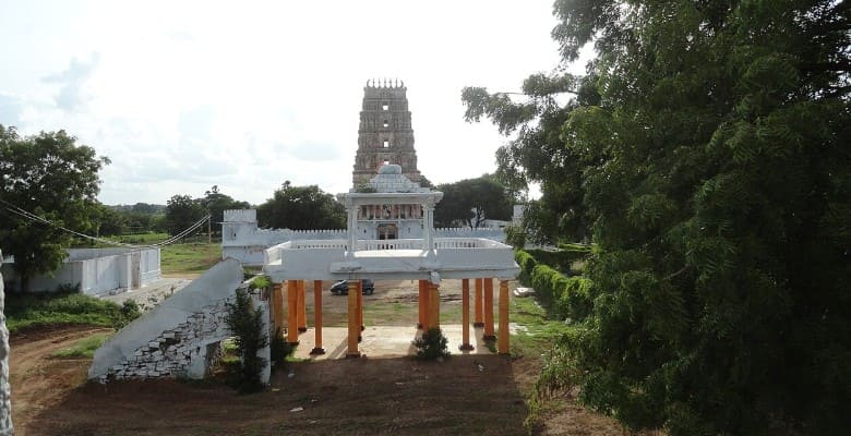 10+ Temples Near Hyderabad Within 50 Kms (Famous & Peaceful Places to Visit) 10 Sri Seetharamachandra Swamy Temple, Near Rajeev Gandhi International Airport, Shamshabad, Ammapalle, Telangana 501218